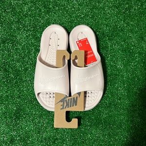 Nike Victori One Shwers Slide